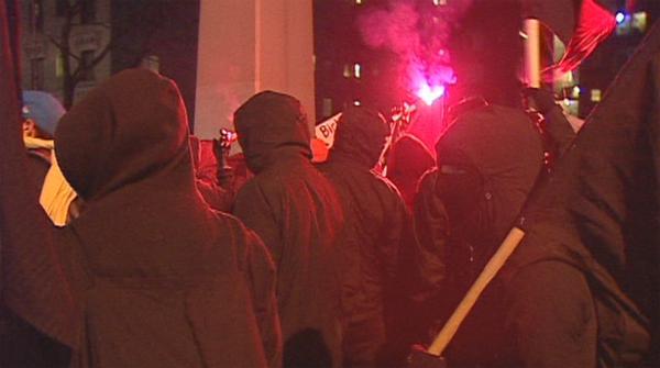 [EUA] Anarquistas realizam ações contra a polícia em Seattle
