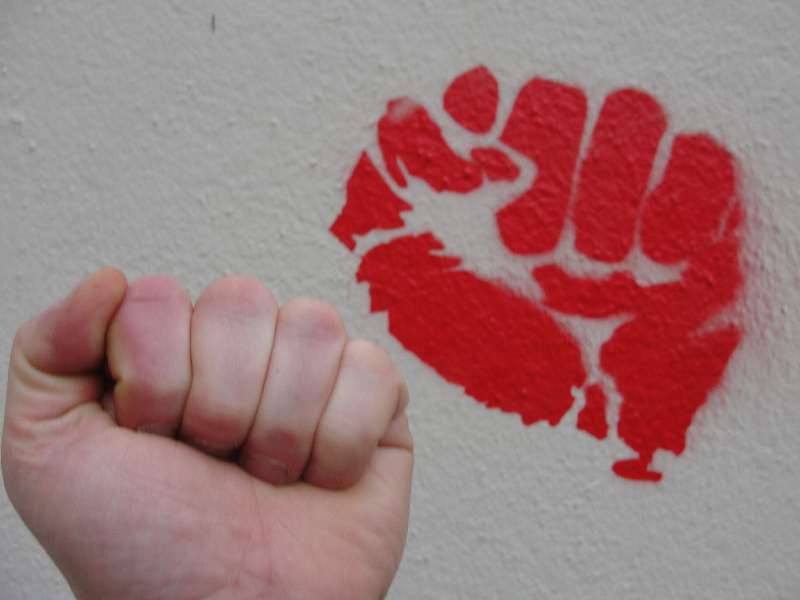 [Grécia] Repressão e detenções preventivas antes do desfile nacionalista em Antenas